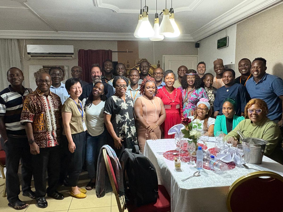 EGAPTweets's tweet photo. We are at the midpoint of #LearningDays in @cerapabidjan! It has been a great week so far with sessions on randomization, estimation, and statistical power. https://t.co/PETiAWGbyu