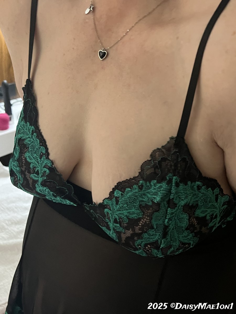 Hi love, yes, you, why don't you come check me out? onlyfans.com/daisymae1on1