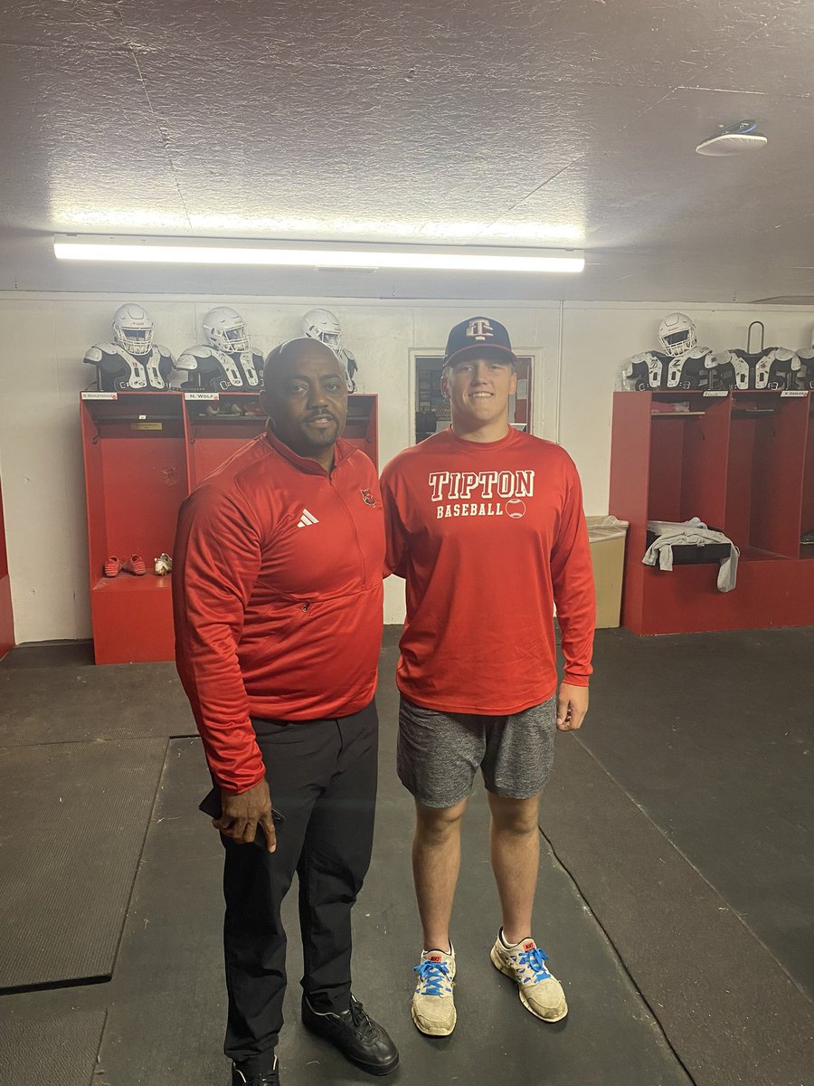 Sam Duke (@thesamduke_) on Twitter photo Had a great meeting with <a href="/AStateFB/">Arkansas State Football</a>! Thank you so much for making the trip <a href="/Coach_LeDoug/">Coach Leon Douglas</a>! <a href="/TiptonFtball/">Tipton Cardinal Football</a> <a href="/jeremycrabtree/">Jeremy Crabtree</a> <a href="/JPRockMO/">JP Rock</a> <a href="/wmdukejcmo/">william duke</a> Had a great meeting with <a href="/AStateFB/">Arkansas State Football</a>! Thank you so much for making the trip <a href="/Coach_LeDoug/">Coach Leon Douglas</a>! <a href="/TiptonFtball/">Tipton Cardinal Football</a> <a href="/jeremycrabtree/">Jeremy Crabtree</a> <a href="/JPRockMO/">JP Rock</a> <a href="/wmdukejcmo/">william duke</a>