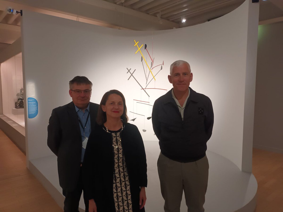 Gouverneur militaire de Paris (GMP) (@gouv_mili_paris) on Twitter photo En ma qualité de président du conseil d'administration du <a href="/MuseeArmee/">Musée de l'Armée</a>, j'ai été honoré de pouvoir découvrir l'#exposition "Un exil combattant" en présence des deux commissaires, que je félicite pour la qualité de leurs travaux.
À découvrir jusqu'au 22 juin aux Invalides ! En ma qualité de président du conseil d'administration du <a href="/MuseeArmee/">Musée de l'Armée</a>, j'ai été honoré de pouvoir découvrir l'#exposition "Un exil combattant" en présence des deux commissaires, que je félicite pour la qualité de leurs travaux.
À découvrir jusqu'au 22 juin aux Invalides !