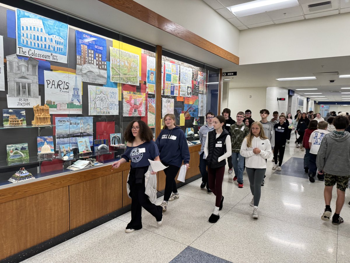 Dr_Maring's tweet photo. Eighth graders visited the high school today!   #glcsHS #glcsMS #gogulllake https://t.co/RBbx0gClIB