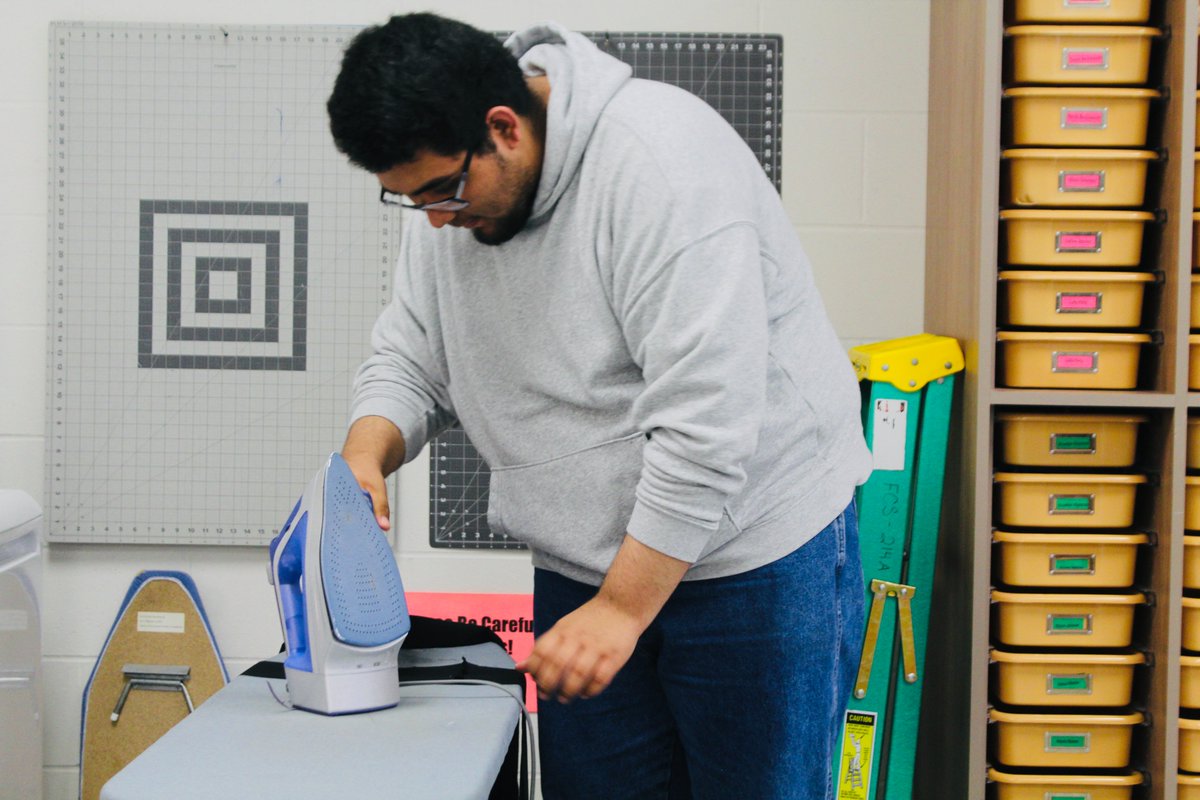 NEadvantage's tweet image. Sowing the Seeds of Time: How quilting became the craze at Minden High, and the teacher behind it
“I hope they remember me and all the things that they learned in here.”
Read! bit.ly/3YXP5ex @MindenWhippets
