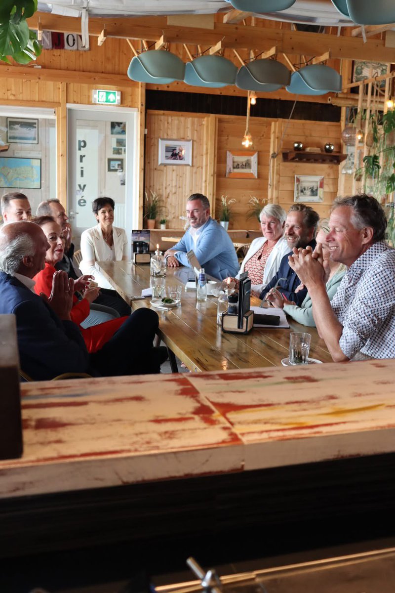 Op ambtsbezoek in de gemeente Noord-Beveland. We bespraken o.a. de leefbaarheid in de dorpen. Om die leefbaarheid te behouden, is groei in 2050 noodzakelijk.

Tot slot op pad met de reddingsbrigade die dag in en dag uit klaarstaat voor de strandbezoekers.