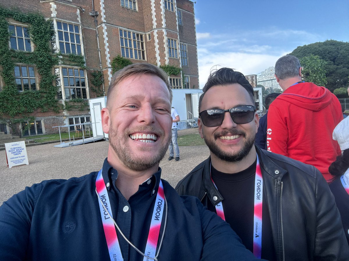 1W_Project's tweet image. #AVAX #Avaxsummit today was literally amazing! Day2 a little more vibey and the connections made with true builders in the #interconnected #web3 world were worth the whole weeks effort.

Thank you for the connections #Avax and builders who support builders.…