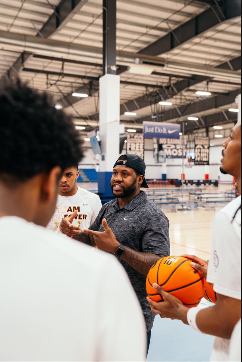 CoachJMyers3's tweet photo. Great weekend in Memphis with our TTO 15U guys. Finished EYBL Session 1&2 with a 6-1 record. One last event and then breaking off for High School Summer League until July. Loving the Trajectory of this 2028 group.
#TakeoverGrind https://t.co/qtiPUYL7Eu