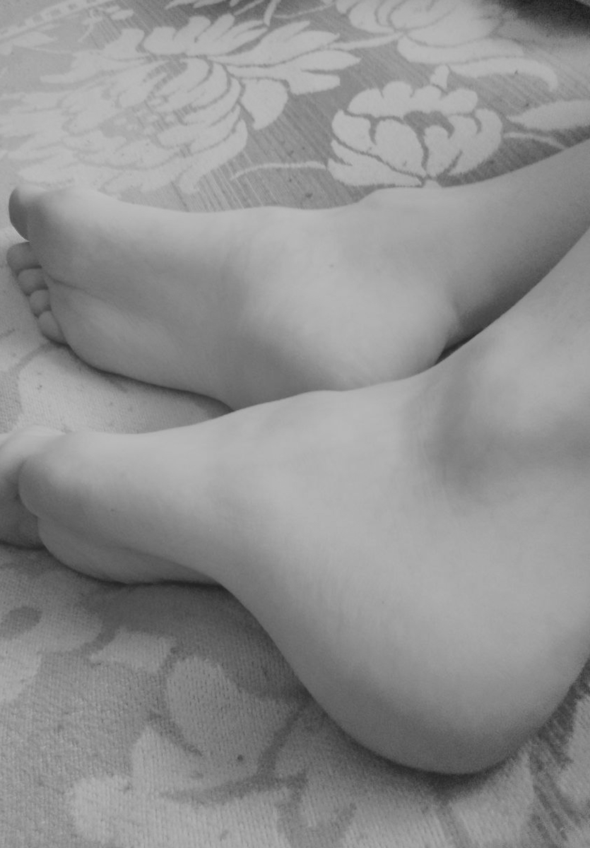 legutil's tweet photo. #femboy #feet #footfetısh #foot #sissy #trap 
🌗 https://t.co/idDKqJN40B