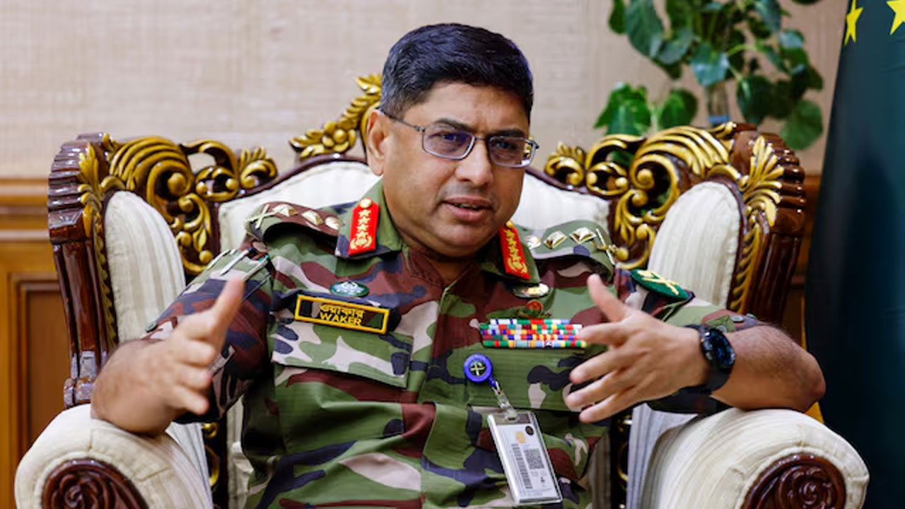 ডিসেম্বরের মধ্যে নির্বাচন চান সেনাপ্রধান ওয়াকার-উজ-জামান