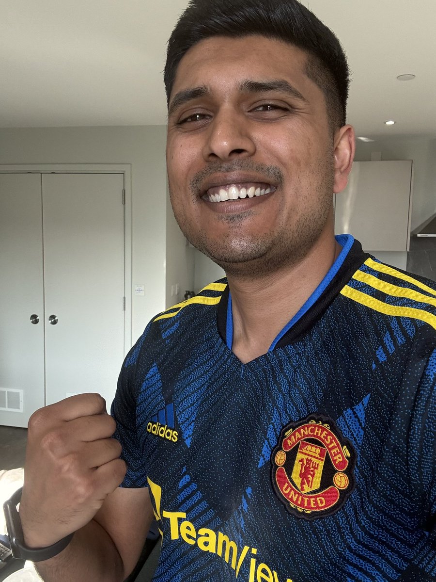 sedpillay's tweet photo. Come on UNITED!!!!! 👹🏟️ #manutd #mufc #EULFinal https://t.co/8byO5yDJdV
