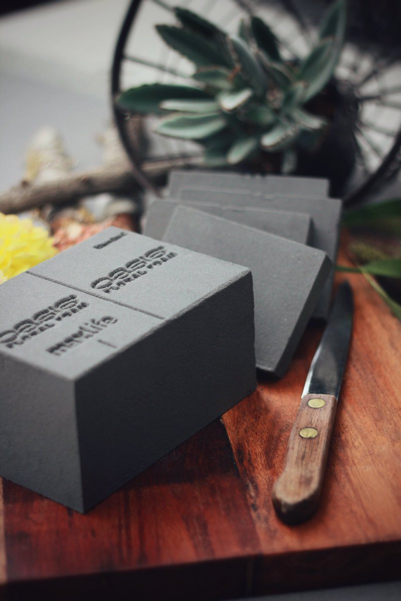 Excited to present Beyond Imagination at #AIFD ! Let’s push design boundaries with Midnight Foam! Thanks to <a href="/OasisFloralNA/">Oasis Floral Products North America</a> ! #ReflectionAIFD2025