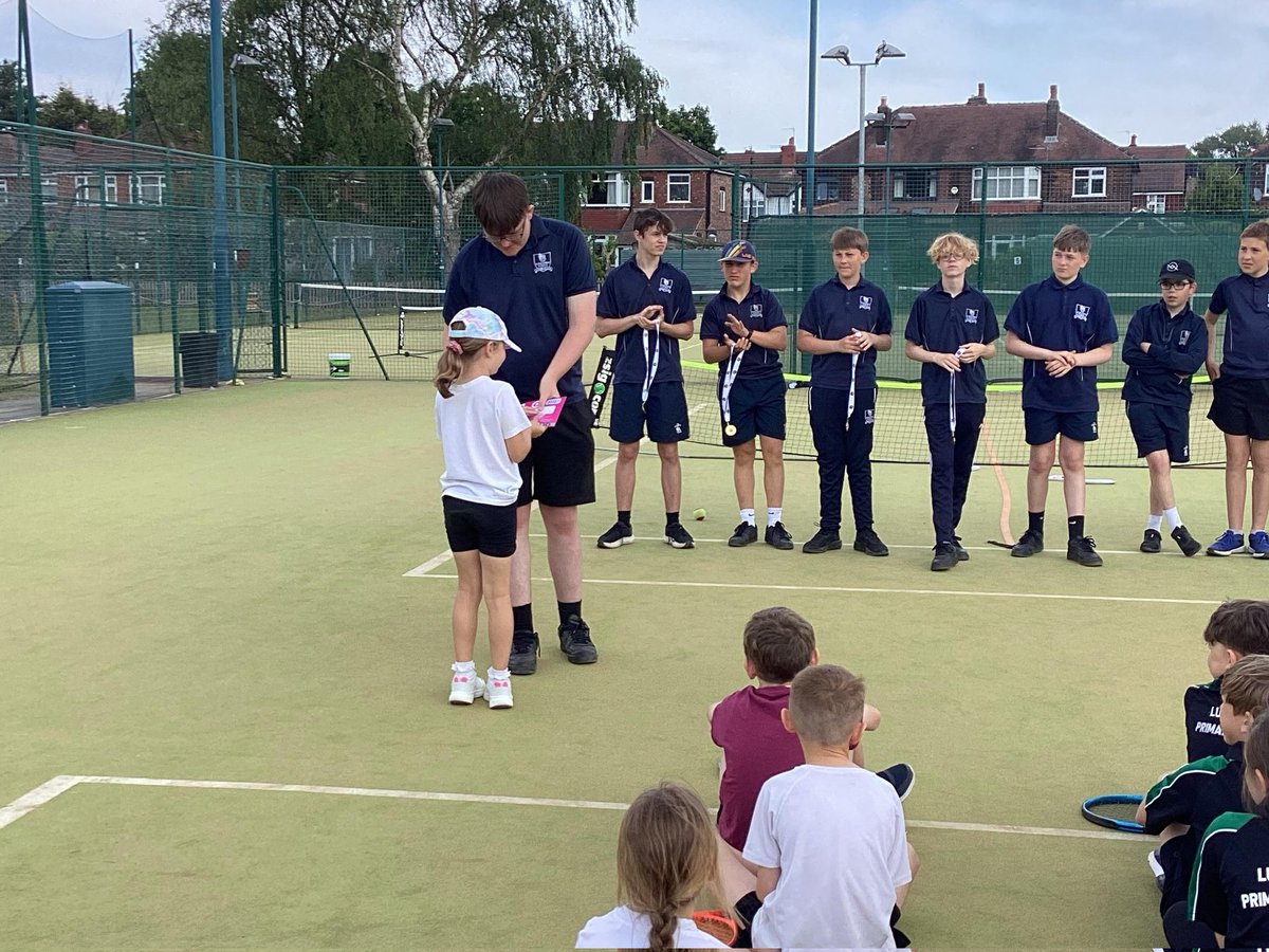 4 children from 3SW had a great time today at the Stockport Tennis Borough Finals. All children showed great determination and resilience in each match they played. Well done! 👏🏻🎾