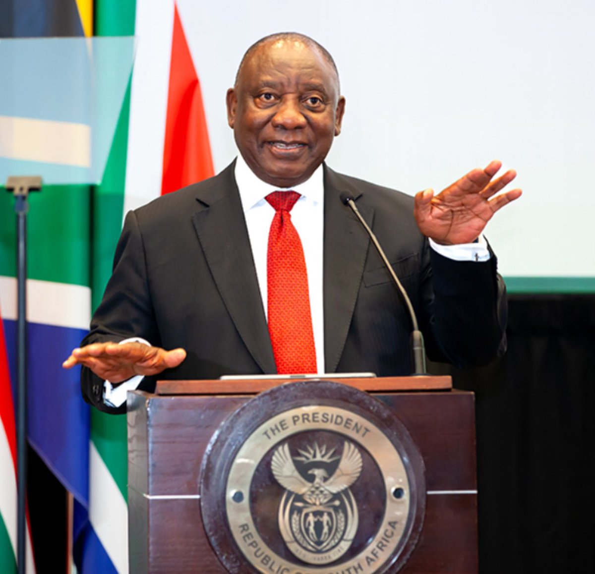 MAGAVoice's tweet image. Raise your hand if you support Trump exposing South Africa’s President in front of MILLIONS