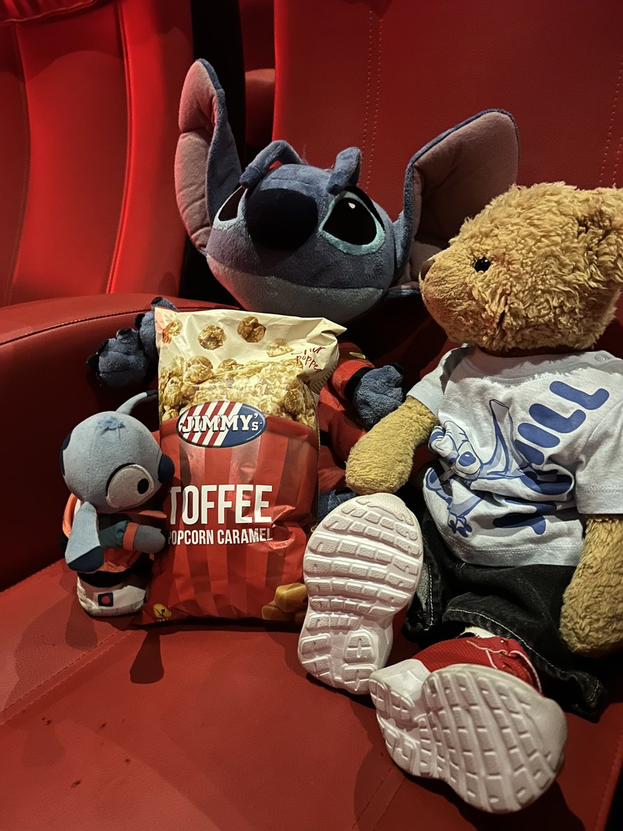 JenzieCAllen's tweet photo. @cineworld just seen #LiloAndStitch and I’m a HUGE stitch fan anyway!! The film was incredible already plotting when I’m seeing the film again!! 626 stitch did share the popcorn https://t.co/Pco3a8jSzp