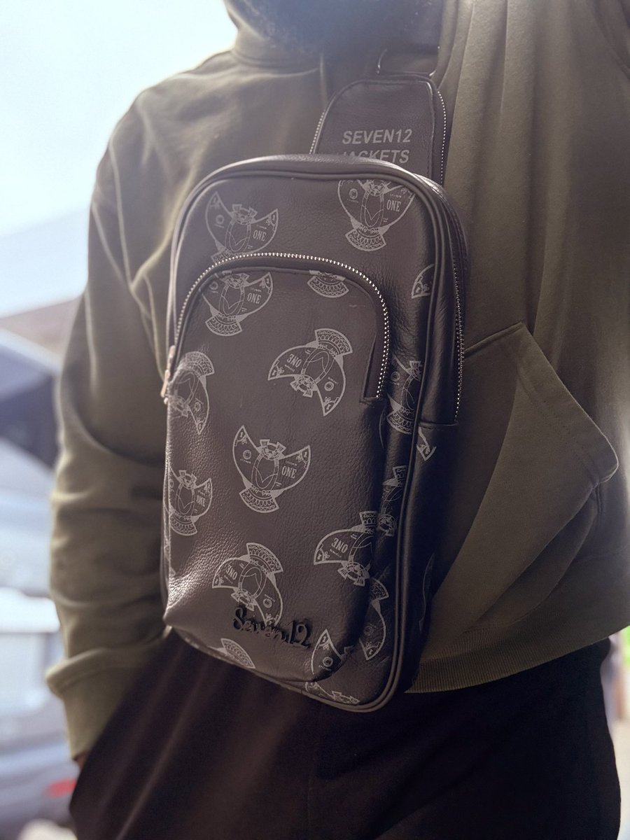 Seven12Jackets's tweet photo. @MommaMia_ Check out our crossbody . Just dropped today for pre order 

https://t.co/sBPC80riFy https://t.co/h96J6uA3p5