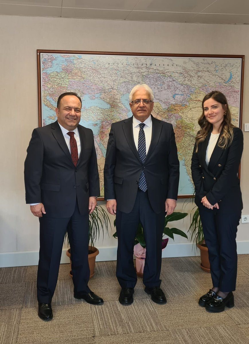 Marmara Üniversitesi Türkiyat Araştırmaları Enstitüsü Müdürü Sayın Prof. Dr. Okan Yeşilot’u Başkanlığımızda misafir ettik. Dilimiz ve kültürümüz ile ilgili çalışmalar konusunda istişarede bulunduk.

 <a href="/muturkiyat/">Marmara Üni. Türkiyat Araştırmaları Enstitüsü</a>