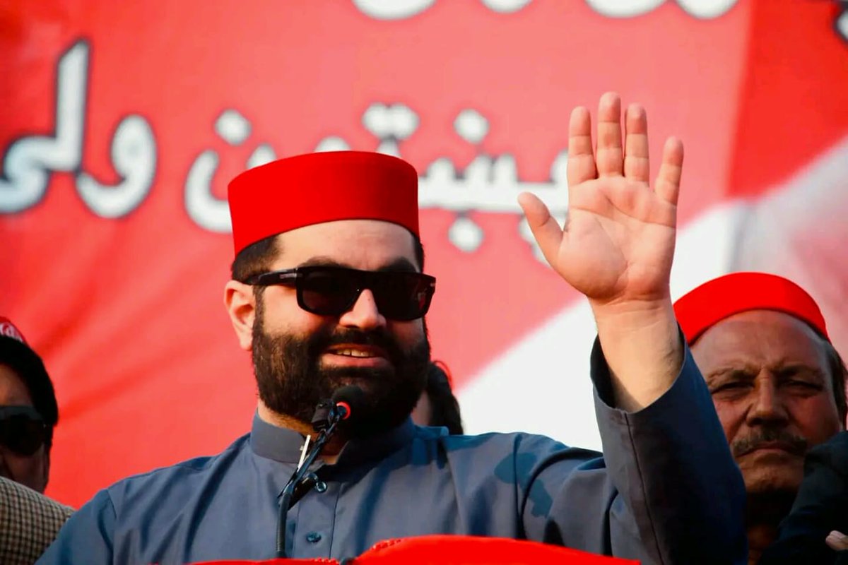 MalakzaiAman's tweet photo. نور به زه مراد پوره کیدو پسي لا چرته زم 
  نن چي مي ژوندي ده هشنغر ولي ليدلي دے 
@AimalWali 
#RemoveChairmanPTA https://t.co/sjdNdC0W1U