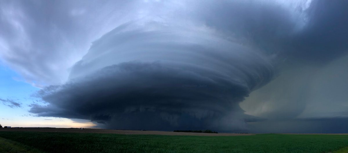 Meteorologist Katie Nickolaou (@weather_katie) on Twitter photo I'm doing some scrapbooking while recovering and found one of my all-time favorite storm photos π€©
The <a href="/ValpoWeather/">VU Meteorology</a> Convective Field Studies always saw the best storm structures π€― I'm doing some scrapbooking while recovering and found one of my all-time favorite storm photos π€©
The <a href="/ValpoWeather/">VU Meteorology</a> Convective Field Studies always saw the best storm structures π€―