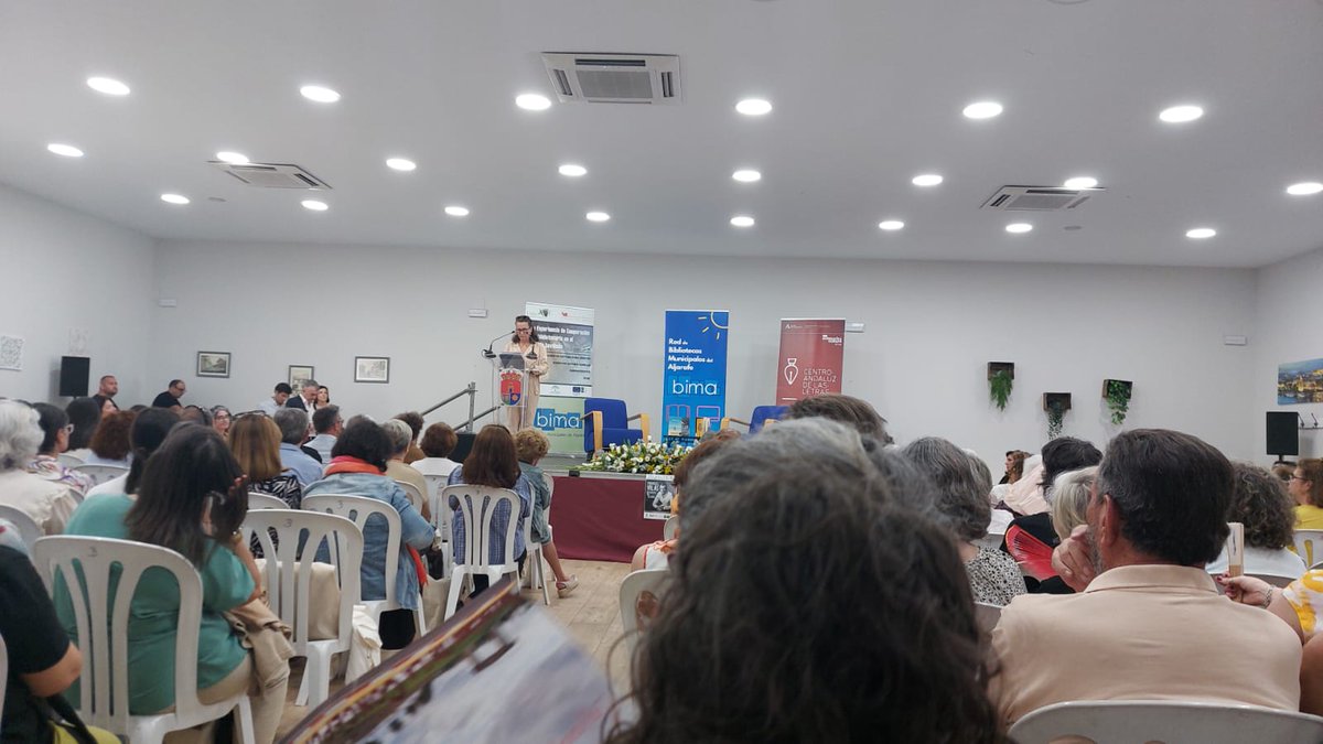 Valencina de la Concepción municipio anfitrión del XIX Encuentro de Clubes de Lectura de la Red BiMA con la participación del autor Manuel Vilas.📷📷
Los Clubes de Lectura de los pueblos perteneciente a BiMA participaron ayer en el XIX Encuentro de Clubes de Lectura
