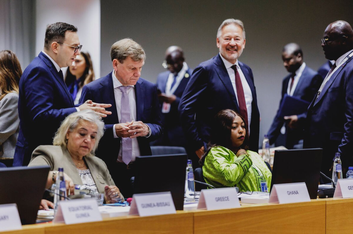 Today in Brussels with ⁦<a href="/AussenMinDE/">Johann Wadephul</a>⁩ honoring  25 years of #EUAU partnership. Clear message from EU and AU: we want to further strenghten our strategic partnership. Looking forward to the #AUEU summit later this year. ⁦<a href="/_AfricanUnion/">African Union</a>⁩ ⁦<a href="/eu_eeas/">European External Action Service - EEAS 🇪🇺</a>⁩
