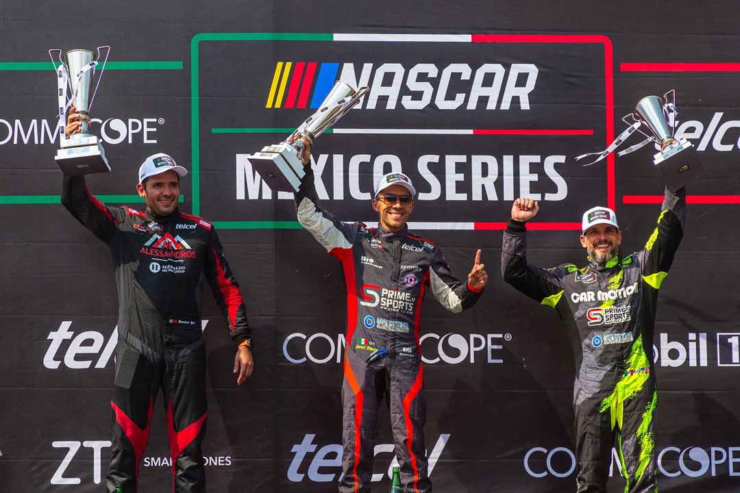 PrimeSportsRace's tweet photo. Xavi Razo, el piloto a vencer en 2025 😎
Décima victoria en NASCAR México y segunda al hilo con el #7 de Prime Sports RT-JVmotorsport.
“Feliz por el trabajo del equipo. ¡A pensar en Querétaro y en el campeonato 2025!”
¡Imparable rumbo al título! 🏆🏁
#XaviRazo #Victoria10 #PSRT https://t.co/11Zp9dmo07