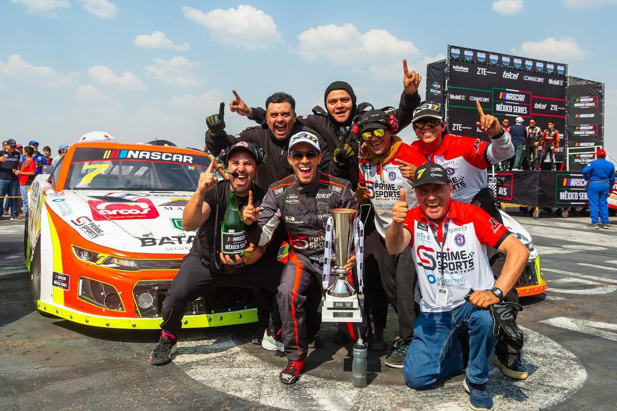 PrimeSportsRace's tweet photo. Xavi Razo, el piloto a vencer en 2025 😎
Décima victoria en NASCAR México y segunda al hilo con el #7 de Prime Sports RT-JVmotorsport.
“Feliz por el trabajo del equipo. ¡A pensar en Querétaro y en el campeonato 2025!”
¡Imparable rumbo al título! 🏆🏁
#XaviRazo #Victoria10 #PSRT https://t.co/11Zp9dmo07