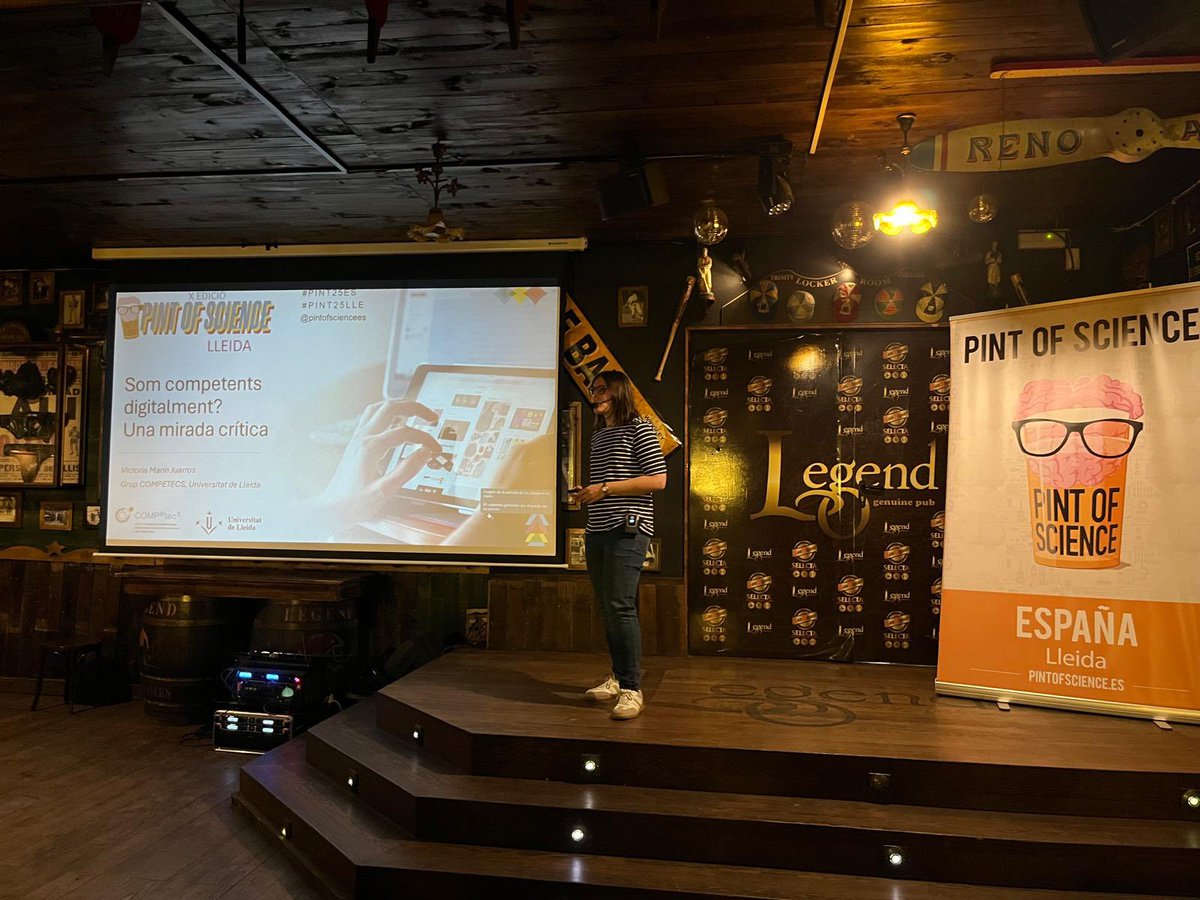 MarinaLaplana's tweet photo. Última jornada de Pint of science Lleida 2025
#Pint25LLE. @vmarinj de @UdL_info inicia la sessió. #Pint25ES https://t.co/kQZRh4Ckfr