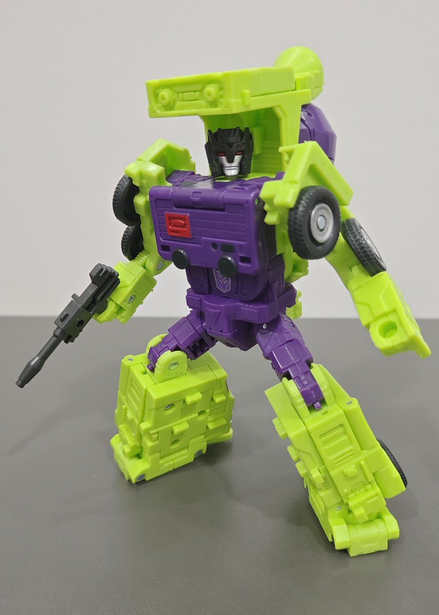 TransformersHQ1's tweet image. First look at Studio Series 86 Voyager Mixmaster!

📸: icon_of_iacon (eBay)

#Transformers #Mixmaster #Hasbro