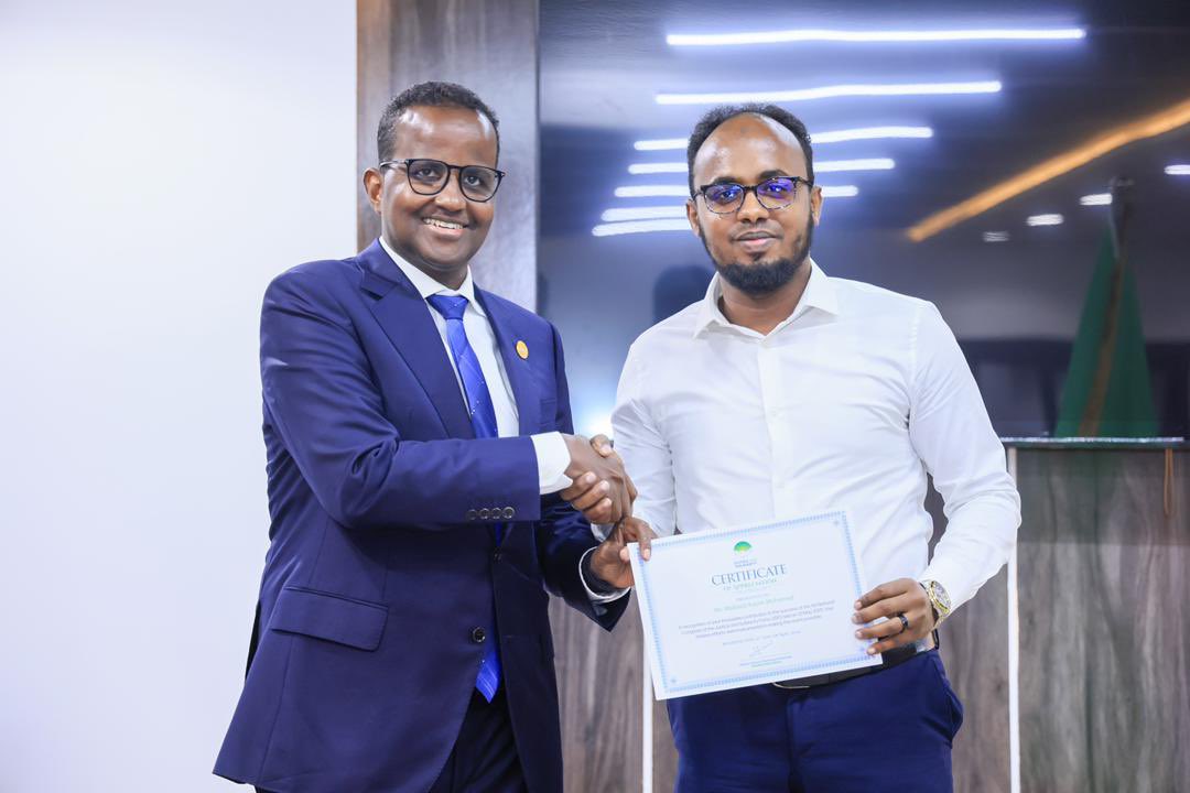 KasimHon's tweet photo. Honored to receive a Certificate of Appreciation from JSP Party for my outstanding contribution in establishing and successfully holding the party’s first national congress.
Thanks to Secratary Abdirahman Odowaa and  to President Hassan Sheikh Mohamud for the trust and support. https://t.co/b4FlawW7zg