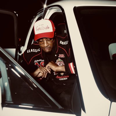 Kleezyplace's tweet photo. #NewProfilePic https://t.co/mm6MT30ry3