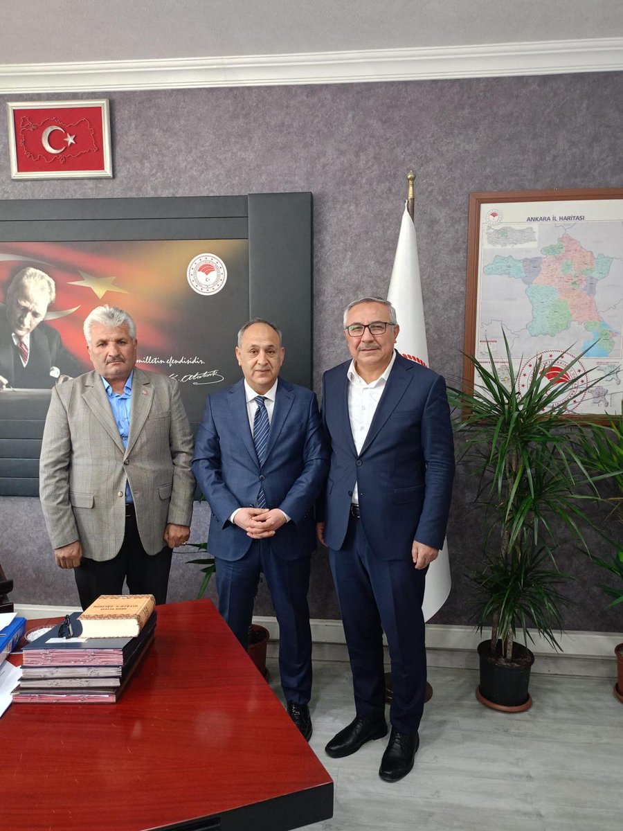 Ak_SKochisar's tweet photo. İlçe Başkanımız Sn.Levent SARIKAYA,Siyasi Hukuki İşler Başkanımız Sn.Ramazan YÖNDEM ile birlikte İl Tarım ve Orman Müdürü Sn.Ahmet DALLI’yı Makamında Ziyaret Ettiler. https://t.co/WEfVC3DA2l