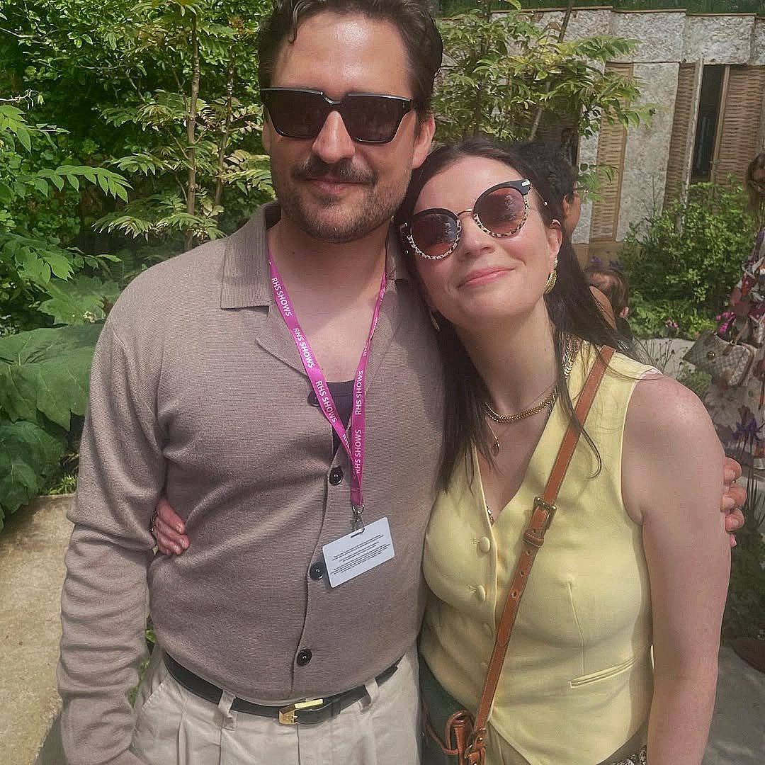 Ben Aldridge photographed with Aisling Bea at the RHS Chelsea Flower Show on press day this week 🌺🌿