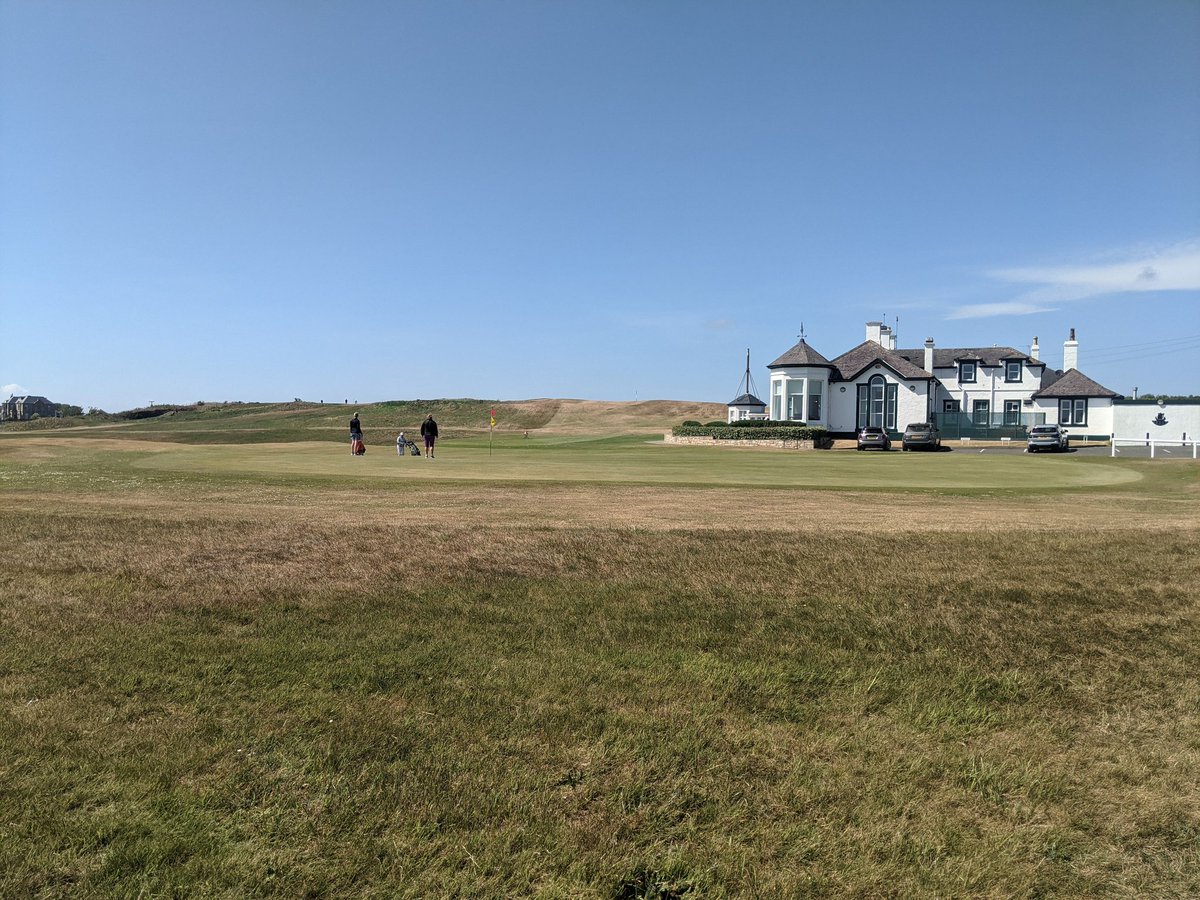 It was a beautiful afternoon to have a walk around one of Fife's golfing jewels, the magnificent links of Elie.