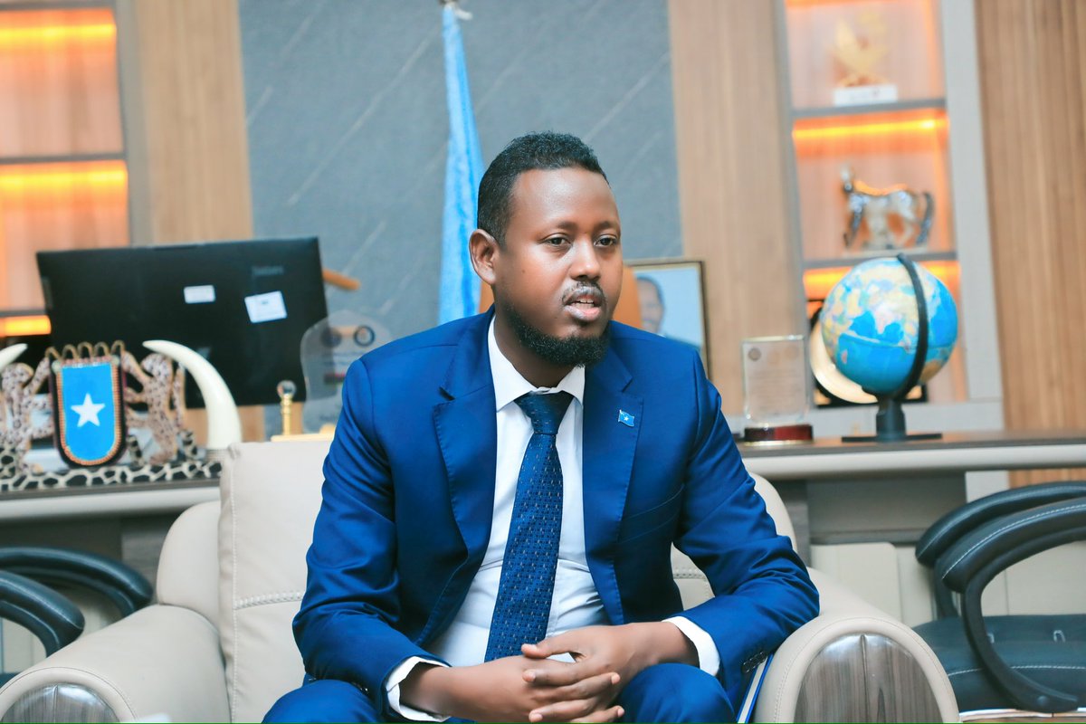 SomaliaMolsa's tweet photo. H.E. @HonYusufMohamed, Minister of @SomaliaMolsa, met with @iom_somalia to strengthen Somalia’s Labour Market Information System (LMIS) and develop a robust labour migration policy — vital steps to expand job opportunities, especially for youth, and manage workforce mobility. https://t.co/2O2hao9FKs