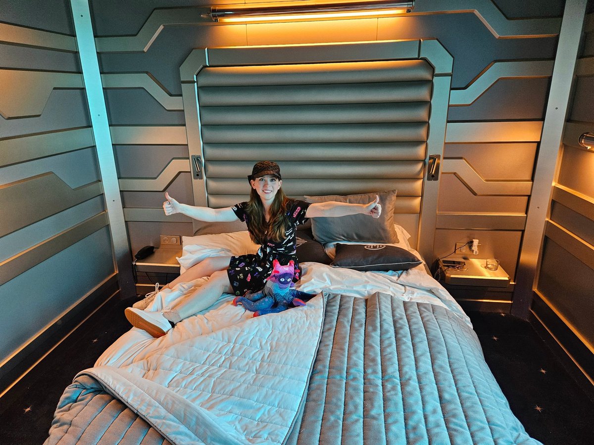 Jenny Nicholson tweet media