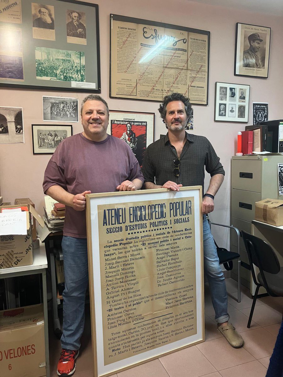 Cartell de l’Ateneu Enciclopèdic Popular <a href="/AEnciclopedic/">Ateneu Enciclopèdic Popular</a> , aprox anys 1920. Avui, gràcies a la llibreria de vell <a href="/IllaTresor/">L’illa del Tresor</a> , el cartell torna a l’entitat d’on va sortir fa més de 100 anys