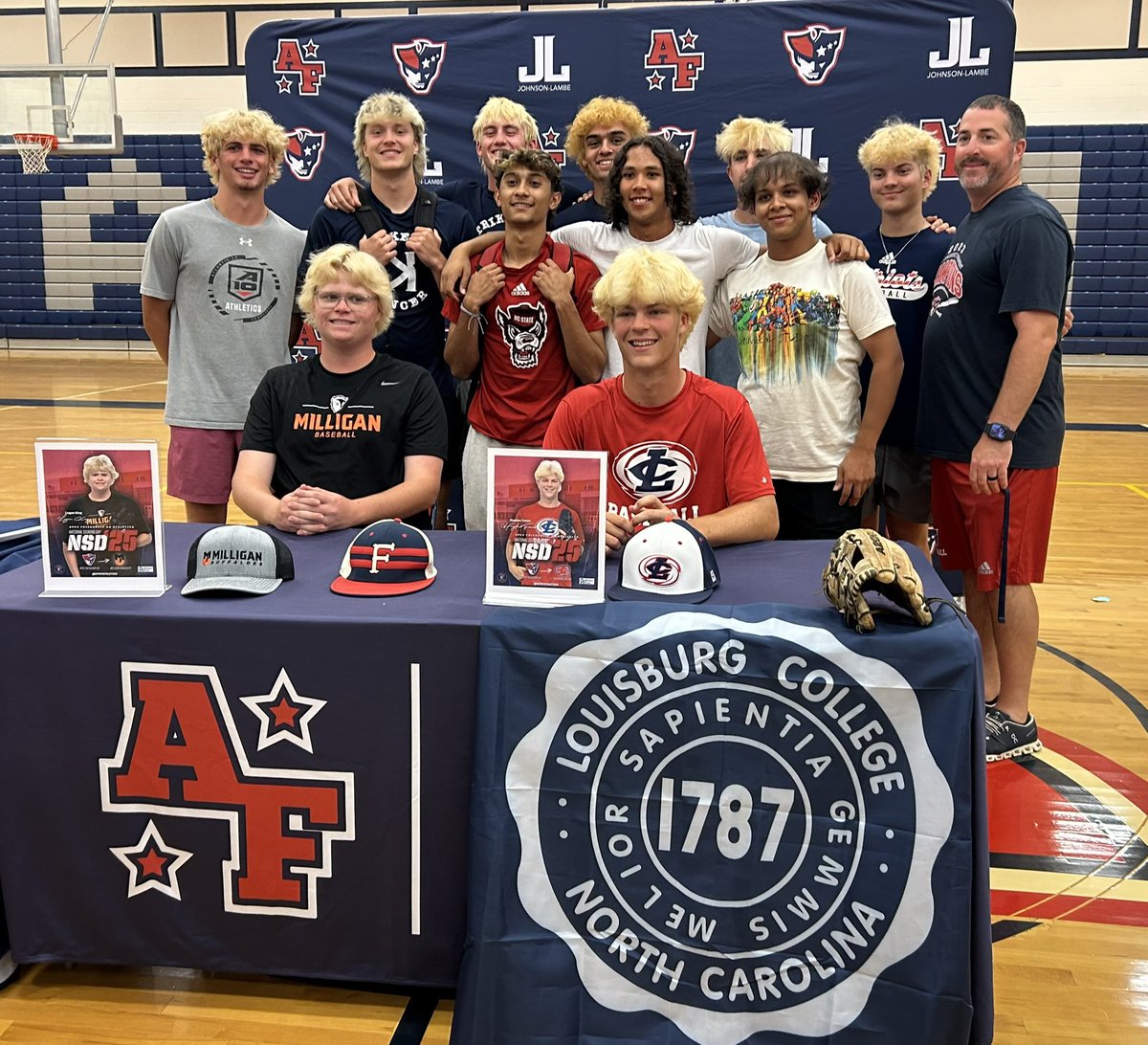 AFHS_Baseball's tweet image. Congrats to our guys @haydenfones and @LoganKi91946987 for committing to continue their baseball career at the next level yesterday.  Very proud of u guys and well deserved!

#DHTBB #BTB
