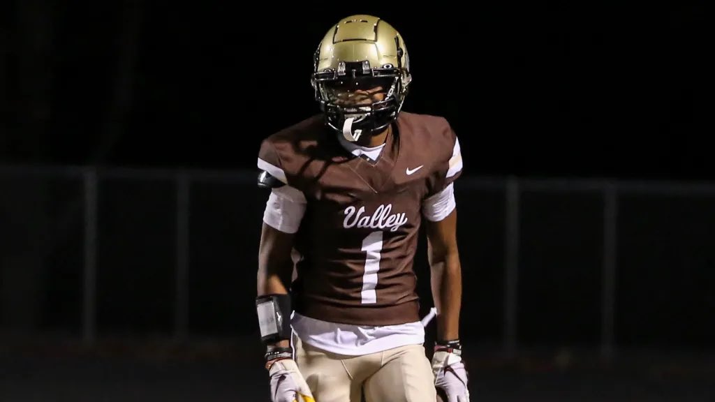 PrepRedzone Oliver (@ojw_scouting) on Twitter photo Yet another Minnesota skill player is heading up I-94 to find glory with <a href="/NDSUfootball/">NDSU Football</a>!
Bison fans: meet your new WR commit, <a href="/applevalleyFB/">AV Football</a> standout <a href="/Qbarnslater2026/">Q Barnslater 26’ ATH</a>.
“The thing I like most about NDSU is the culture.”
Get to know him below 👇🏻
prepredzone.com/2025/05/apple-… Yet another Minnesota skill player is heading up I-94 to find glory with <a href="/NDSUfootball/">NDSU Football</a>!
Bison fans: meet your new WR commit, <a href="/applevalleyFB/">AV Football</a> standout <a href="/Qbarnslater2026/">Q Barnslater 26’ ATH</a>.
“The thing I like most about NDSU is the culture.”
Get to know him below 👇🏻
prepredzone.com/2025/05/apple-…