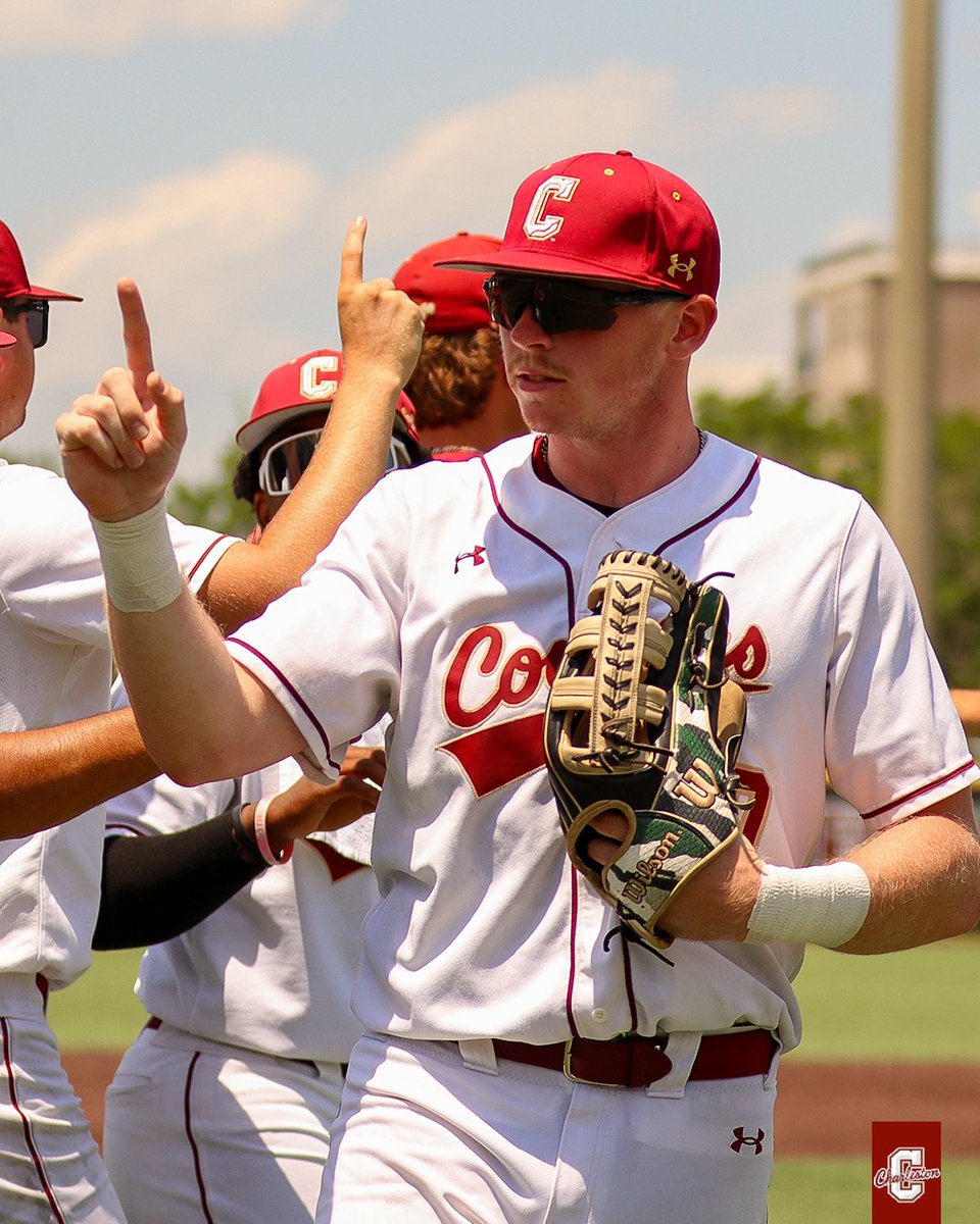 One at a time.

#TheCollege 🌴⚾️