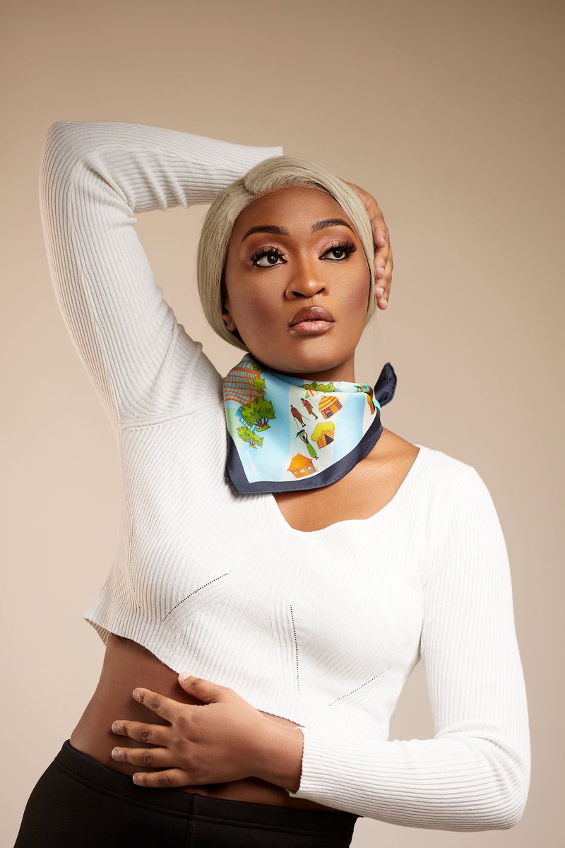 vinvaevinvae's tweet image. Scarf: The world in a minute 
100% silk scarf 
50 x 50cm 
Blue color 

#vinvaevinvae #vinvaevinvaesilkscarves #artisticsilkscarvesawaits #SilkScarves #vinvaevinvaesilkscarf 
#LuxuryAwaits #SilkScarf #wearableart #silkscarftrend #buyluxurytoday #silkluxury #scarflover