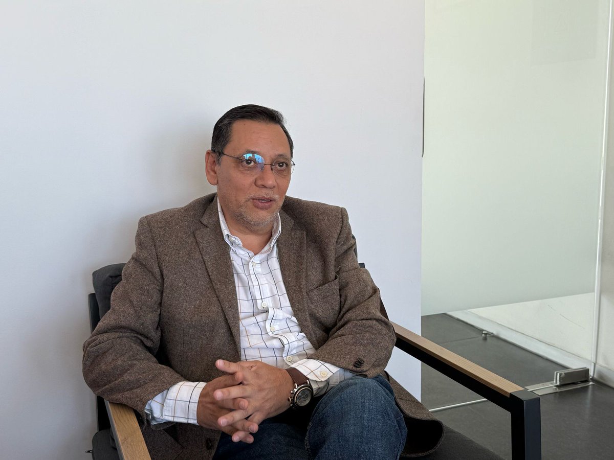 🔴#Querétaro 🔴Ulises Gómez exige turnar a Comisión iniciativas contra irregularidades inmobiliarias <a href="/ulisesgrmx/">Ulises Gómez de la R</a>

Foto: RR Noticias. 
Aquí la información👉wp.me/p4bL4K-1E2F
#inmobiliarias #iniciativas #irregularidades