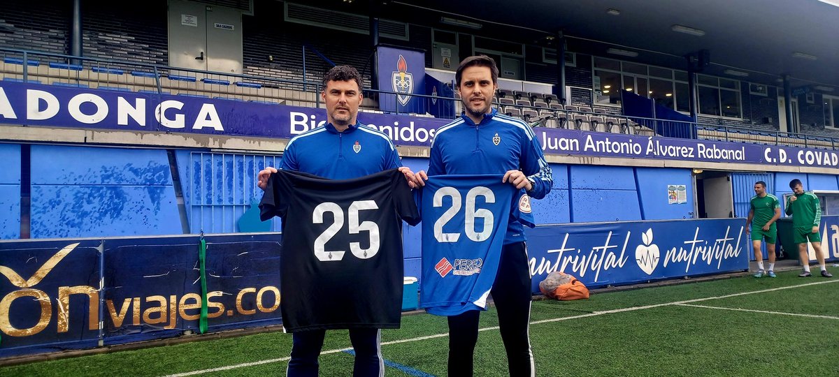 CDCovadonga's tweet photo. 🔵Oficial: El míster  @david16gonzalez y el CD Covadonga han alcanzado un acuerdo para renovar por una temporada más su vinculación.
Además el segundo entrenador y P.F. @carlosluarca8 renueva su compromiso por el Cova otra campaña más.
Más fuerza para el domingo💪🔥
#VamosCova https://t.co/O0Cj140u0r