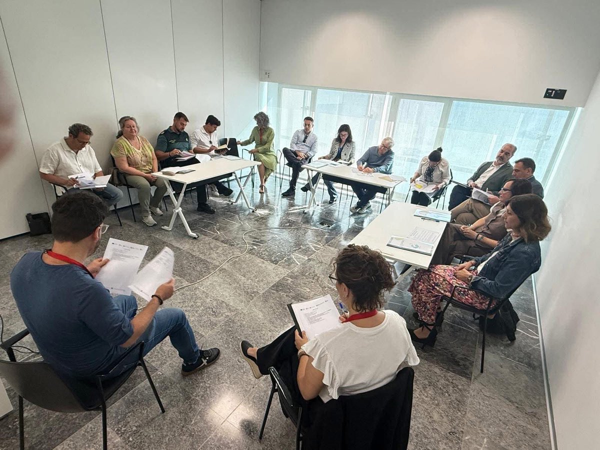 El <a href="/puertodemotril/">Puerto de Motril</a> participa en el Encuentro del “Plan Local de Intervención en Zonas Desfavorecidas”, para la mejora social y la creación de empleo en los barrios de #Varadero y #SantaAdela 

#ERACIS