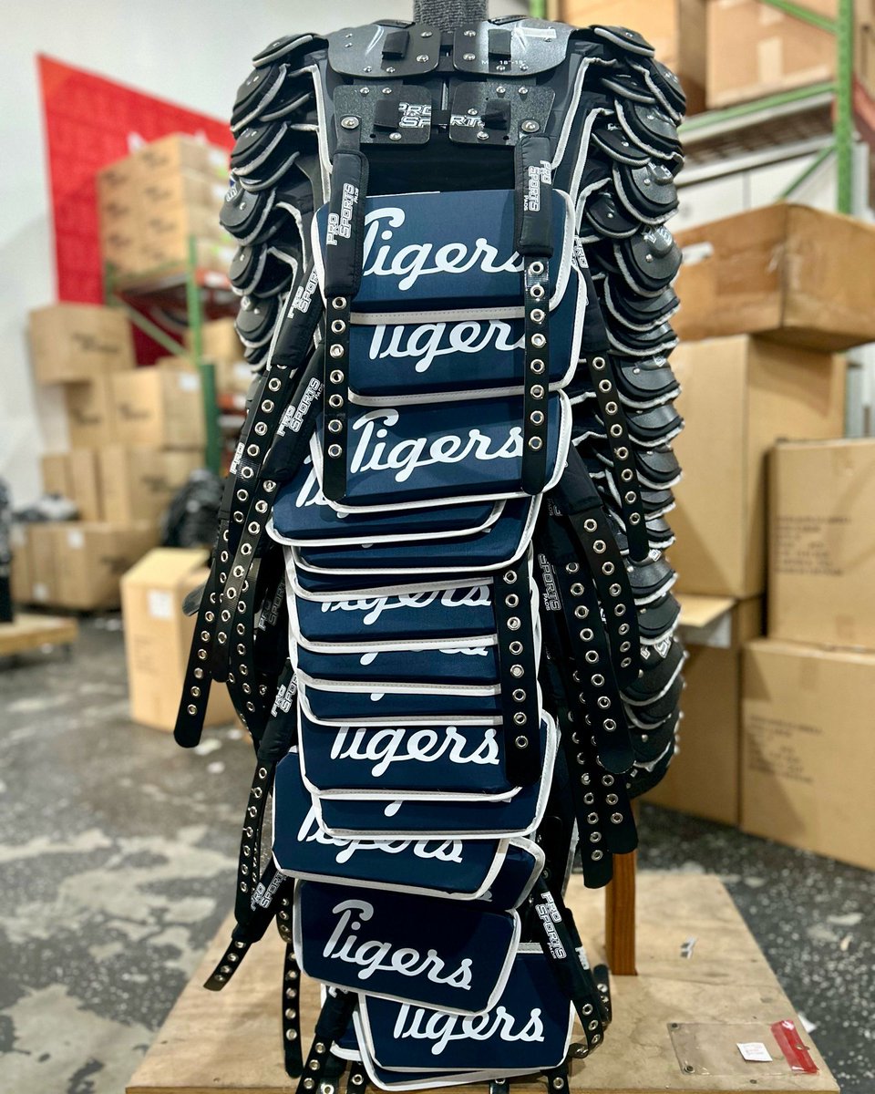 Pro Gear Sports (@progearfb) on Twitter photo This stack of #Custom football gear for <a href="/tigersarlington/">Arlington Tigers Football</a> is π₯!
Ferrell Trimm at <a href="/BakersSports/">Baker's Sports</a> helped us get this team in the #BestInTheBusiness!π
<a href="/ACS_System/">Arlington Schools</a>
<a href="/ProSports_Pads/">ProSportsPads</a>
#KnowTheLogo #MadeInTheUSA #HighSchoolFootball #ShoulderPads #BackPlates #FootballEquipment #GoTigers This stack of #Custom football gear for <a href="/tigersarlington/">Arlington Tigers Football</a> is π₯!
Ferrell Trimm at <a href="/BakersSports/">Baker's Sports</a> helped us get this team in the #BestInTheBusiness!π
<a href="/ACS_System/">Arlington Schools</a>
<a href="/ProSports_Pads/">ProSportsPads</a>
#KnowTheLogo #MadeInTheUSA #HighSchoolFootball #ShoulderPads #BackPlates #FootballEquipment #GoTigers