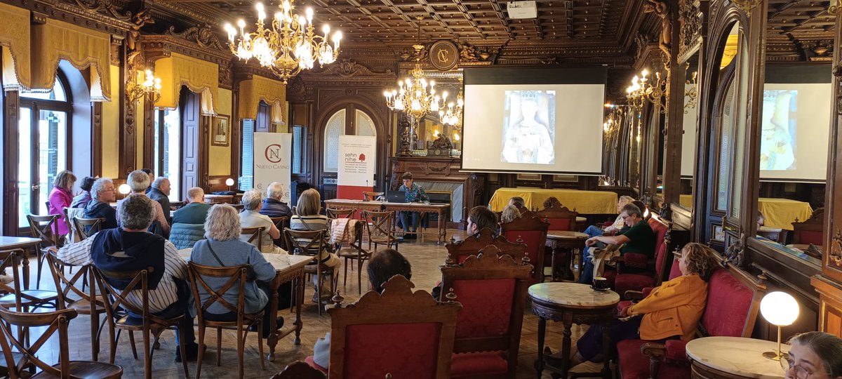 SEHNavarra's tweet image. Hoy hemos estado en el @Nuevo_Casino con el historiador @mikel_zuza para hablar sobre Carlos III el Noble y el imaginario de su reinado en Navarra.
Os dejamos algunas fotos 👇👇