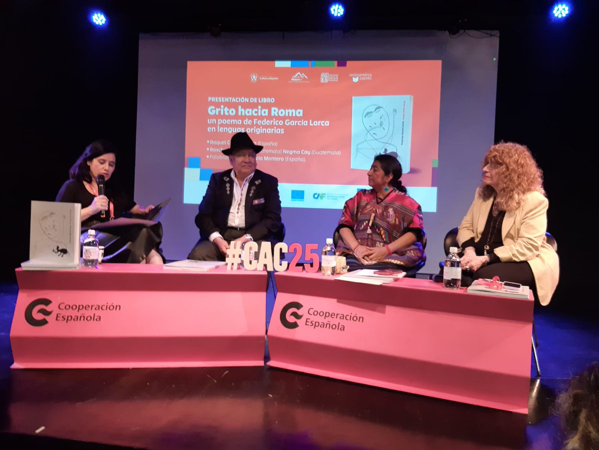 InstCervantes's tweet photo. 📖 Presentación de #GritoHaciaRoma en el el festival @cacuenta 2025, en #CiudaddeGuatemala.
Con #RaquelCaleya, directora de Cultura del Cervantes, y los promotores culturales guatemaltecos #RaxcheRodríguez y #NegmaCoy.

🔴Síguelo ahora #Endirecto: https://t.co/K4n2Haa5zl
#CAC25🇬🇹 https://t.co/z3hor9Cvuz