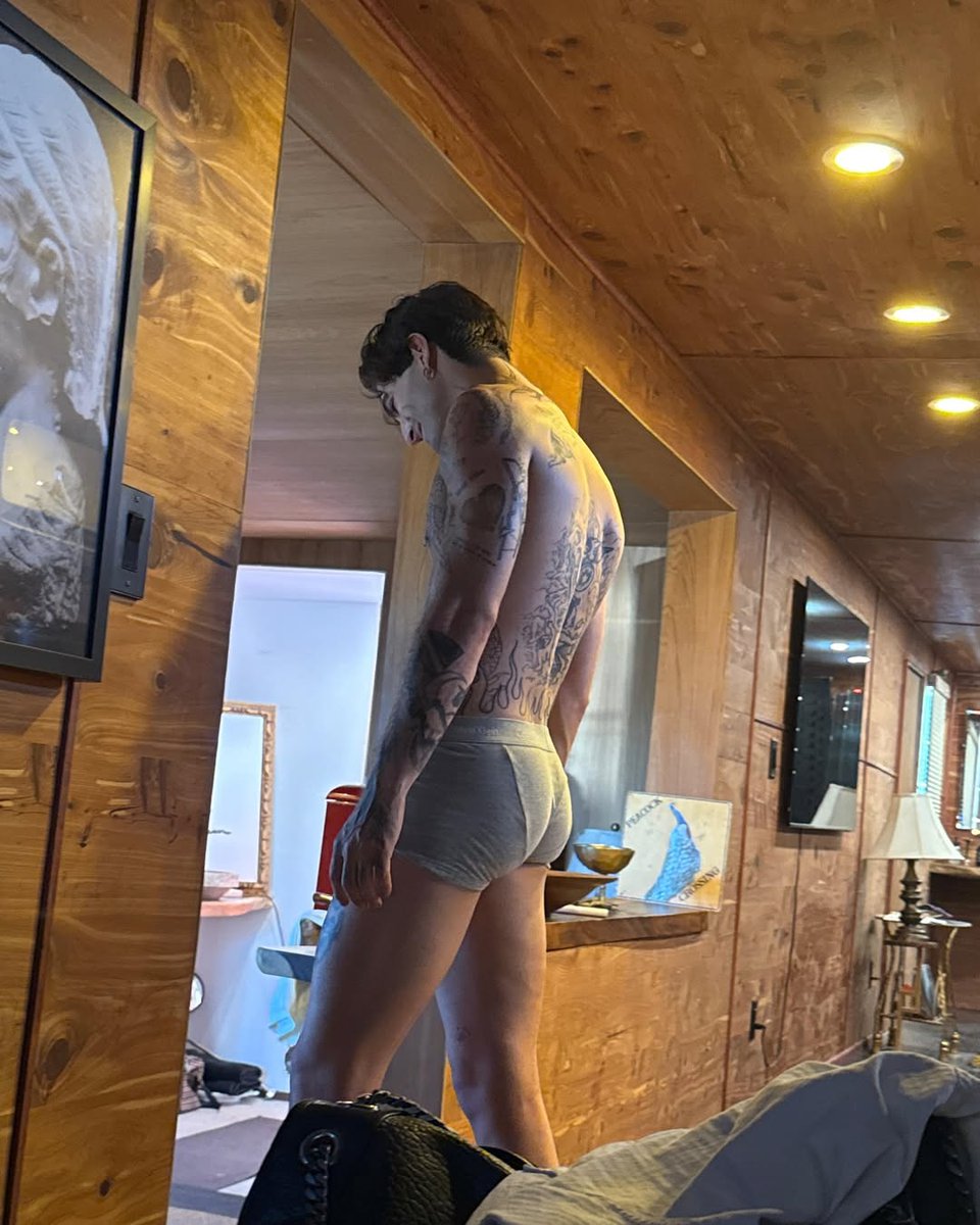 daviddamiano99's tweet image. The album is out and I really don’t know how to express how joyful and proud I am. It’s been such an incredible journey already and we are only at the very beginning.
I want to thank all the people that worked on this with me Jason Evigan, Sarah Hudson, Marks Schick, Jackson Rau,…
