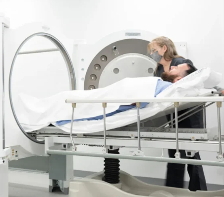 HyperbaricAware's tweet photo. Consider a career where tech meets patient care! Become a Certified Hyperbaric Technologist (CHT) and play a vital role in hyperbaric oxygen therapy. Learn how to start your journey in our latest blog. #HealthcareCareers #HyperbaricMedicine #HyperbaricAwarenessUSA https://t.co/ujBACnAZhy