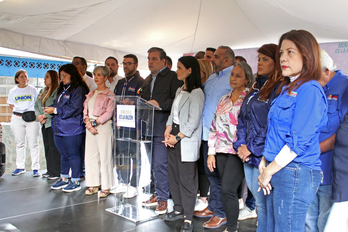 Con el 60% de testigos cargados en el CNE, coalición Venezuela es la Razón se arma para la defensa del voto este #25May

goo.su/3xey0