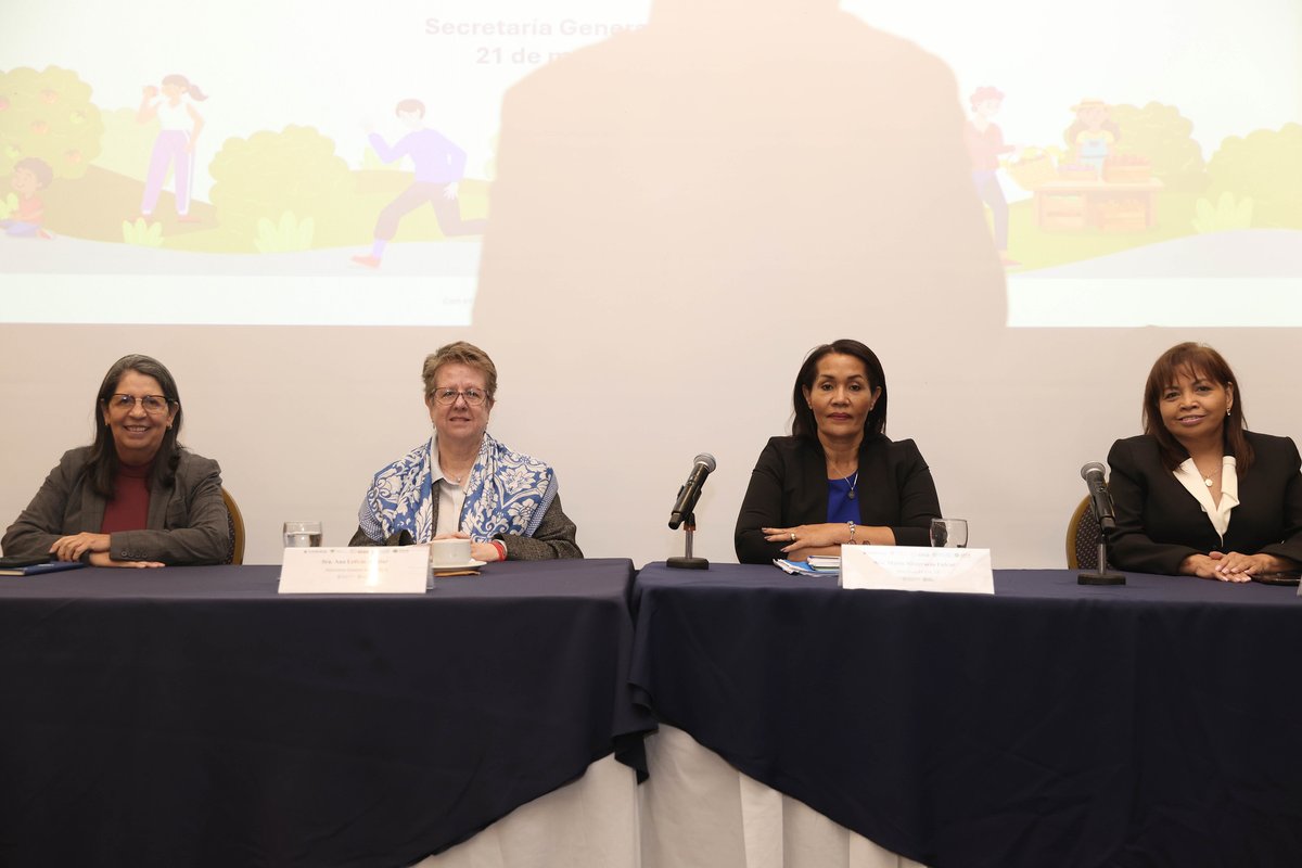 SECOMISCA's tweet image. La Secretaria Ejecutiva de la #COMISCA, Dra. Alejandra Acuña, participó activamente en el proceso de formulación del Plan de Acción Regional (PAR) 2024–2028, en el marco de la Política de Seguridad Alimentaria y Nutricional de Centroamérica y República Dominicana (POLSAN