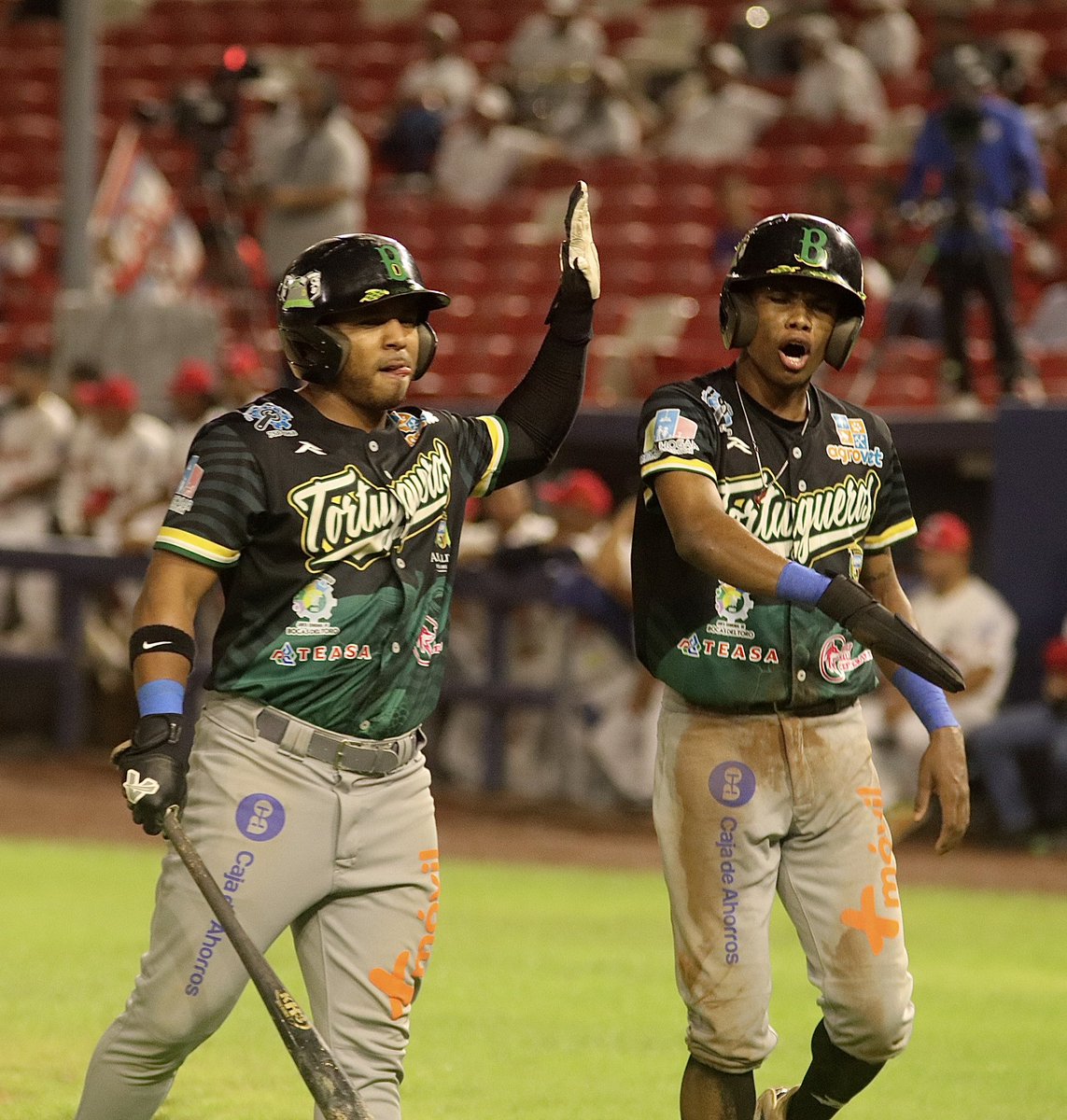 RaulCotes's tweet photo. 📸Capturando algunas imágenes en el Rod Carew 🏟️ donde Bocas del Toro se coronó como campeón del Béisbol Mayor 2025✅🏆

@CheckSports_ @SportEDL https://t.co/QKbR0guk45