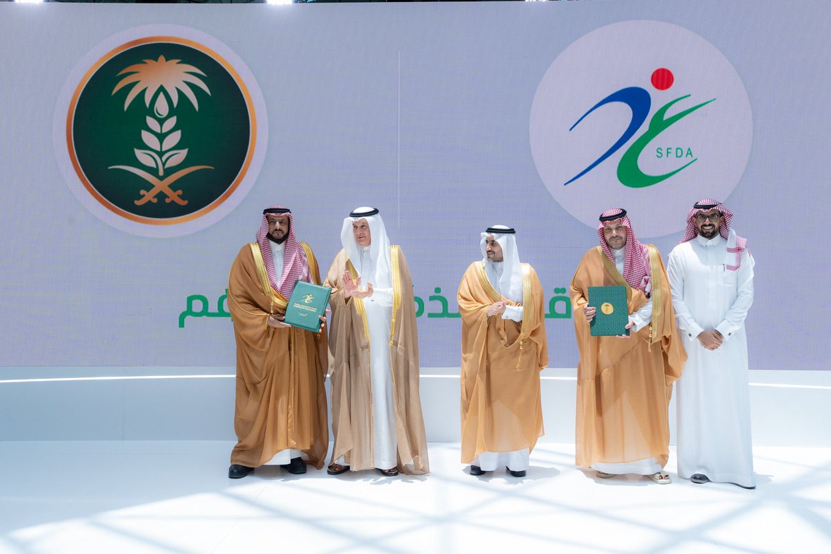 برعاية معالي وزير <a href="/MEWA_KSA/">وزارة البيئة والمياه والزراعة</a>  أطلقت الوزارة أحد أهم برامجها الداعمة لمنظومة #الاتبكار (برنامج #البيئة_التنظيمية_التجريبية)،  لتمكين المبتكرين و ضمان الحماية التنظيمية ،  تماشياً مع #رؤية_المملكة_2030 لتحقيق مستهدفاتنا الوطنية 🇸🇦🚀